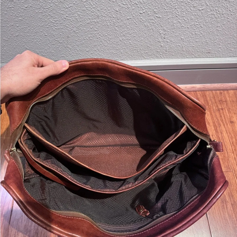 J.W. Hulme Co. Elegant Brown Leather Men's Briefcase
